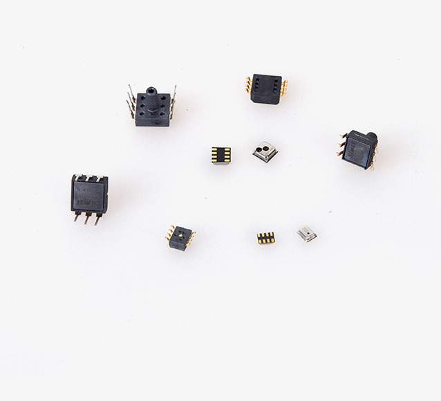 压力传感器接纳MEMS手艺，，具备制作本钱低，，高可靠性，，量程普遍，，测试精准等优点，，普遍应用于医疗器械监控，，血压计，，情形丈量，，消耗类及运动类产品等领域